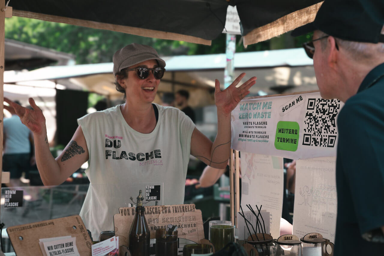 Aus Altglas wird Lieblingsding! Bring Flasche – kriegste Trinkglas mit Live Flaschen-Upcycling